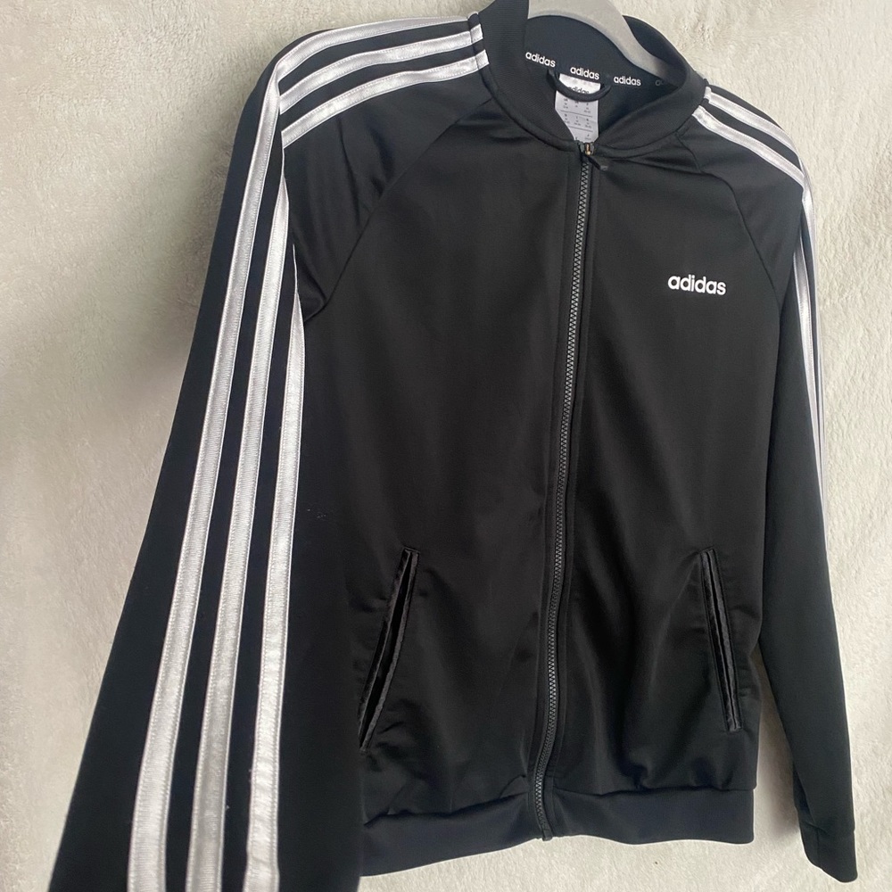 Adidas sweatshirt size M
